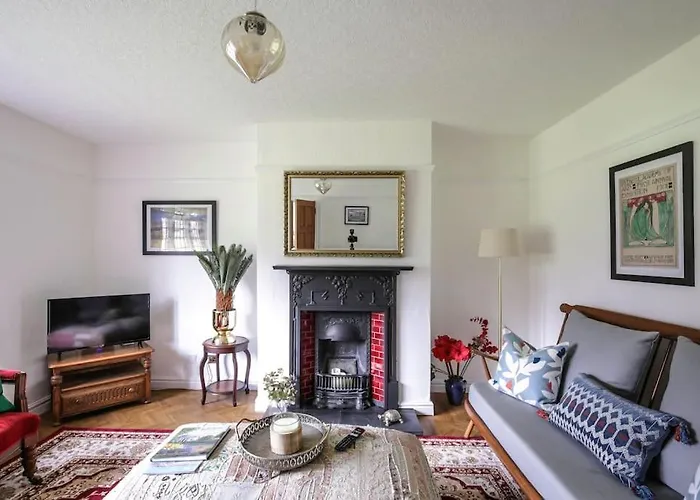 Duke Of York Cottage, Port Sunlight - Stanley-Stays