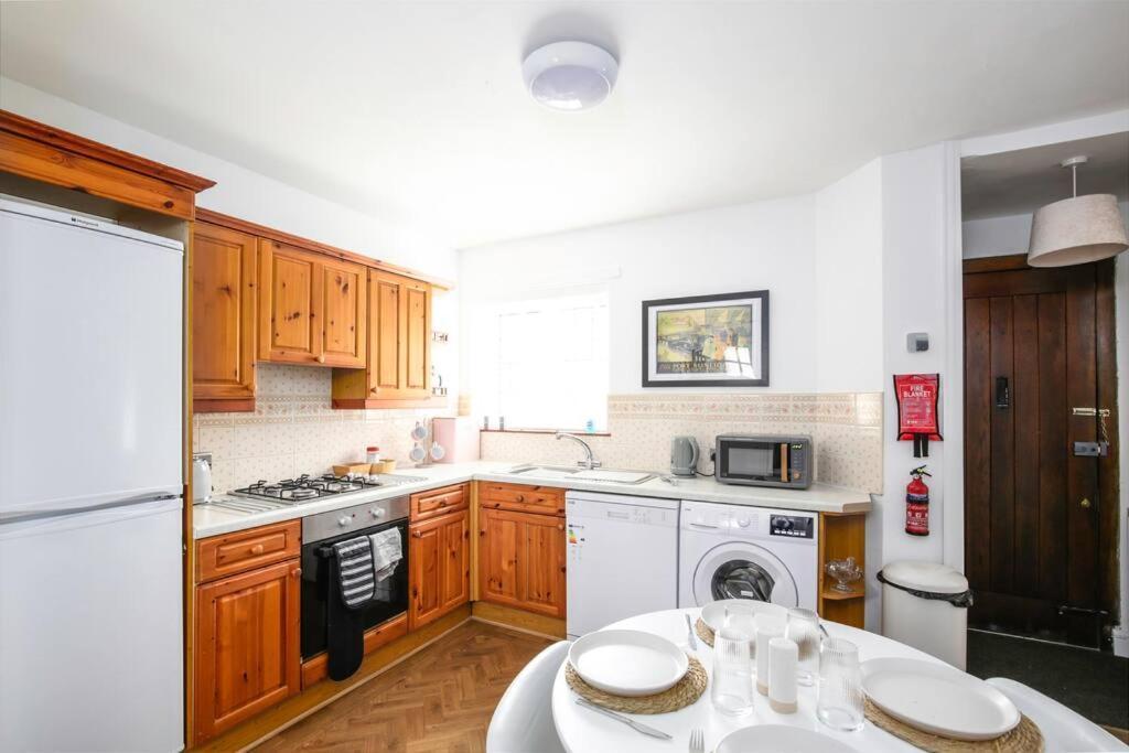 Duke Of York Cottage, Port Sunlight - Stanley-stays